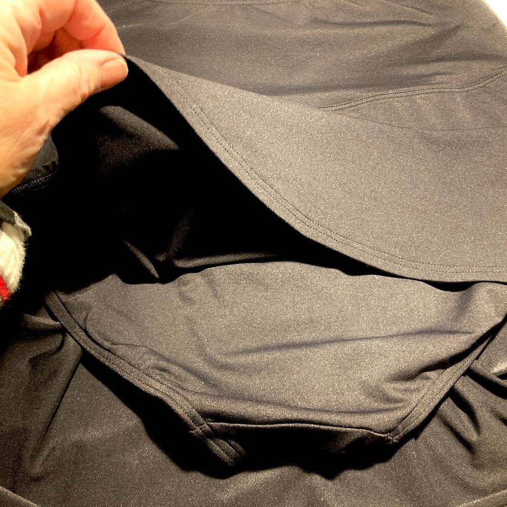 Lands’ End Pull-up Black Skort - Picture 8 of 11